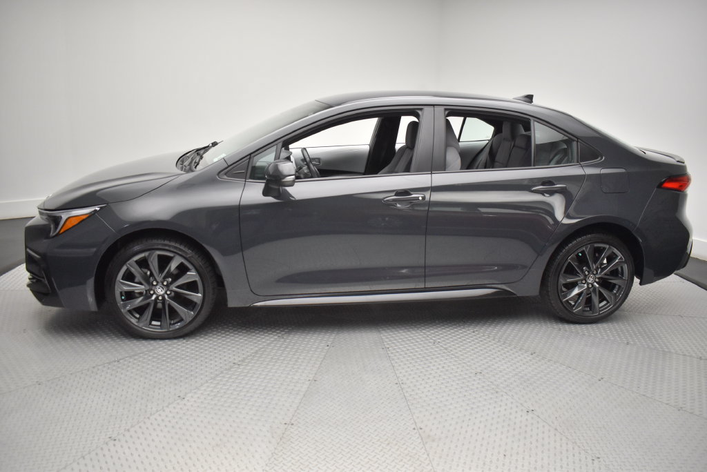 Used 2025 Toyota Corolla SE FWD image 8