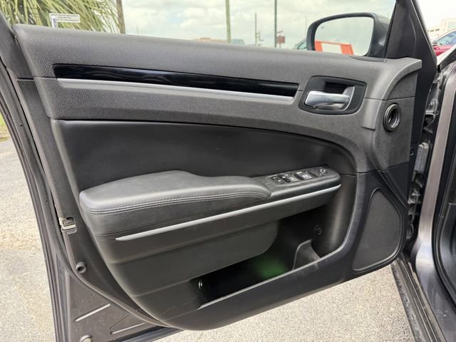 Used 2023 Chrysler 300 Touring RWD image 11