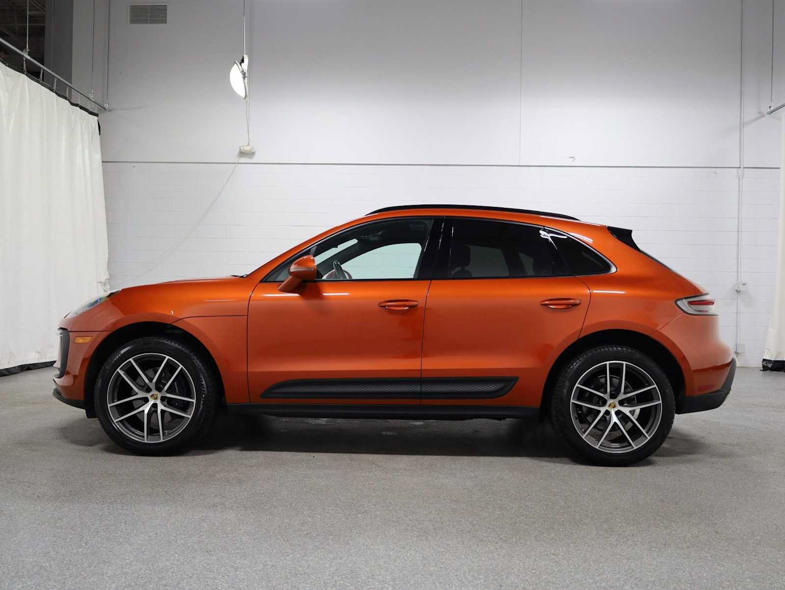 Certified 2022 Porsche Macan AWD/4WD video 2