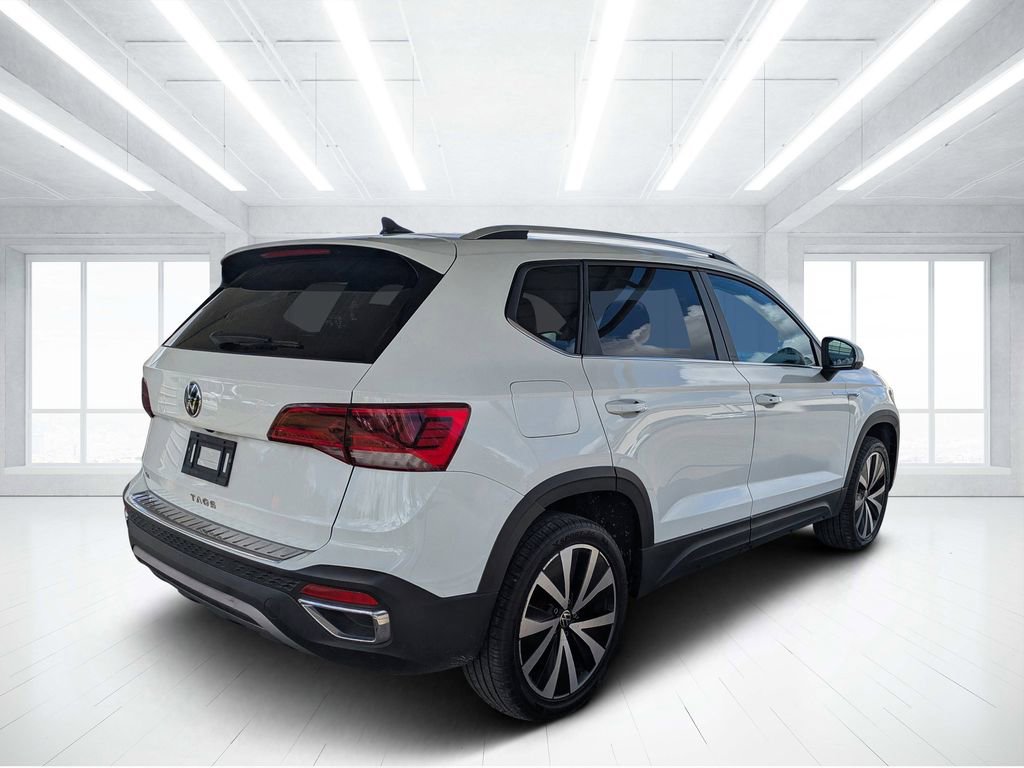 Used 2022 Volkswagen Taos SE image 3