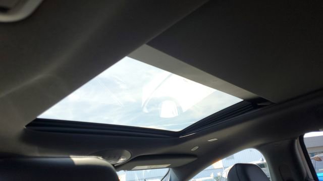 Certified 2026 Chrysler Pacifica Limited w/ S Appearance Package FWD image 8