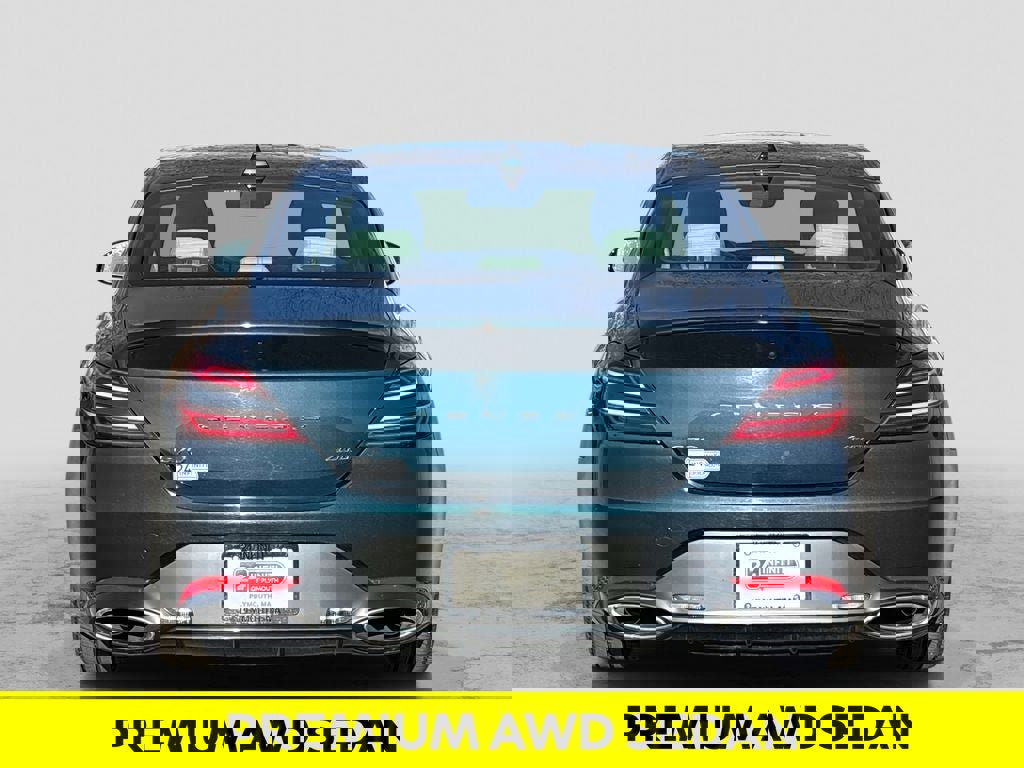 Used 2024 Genesis G70 2.5T image 4