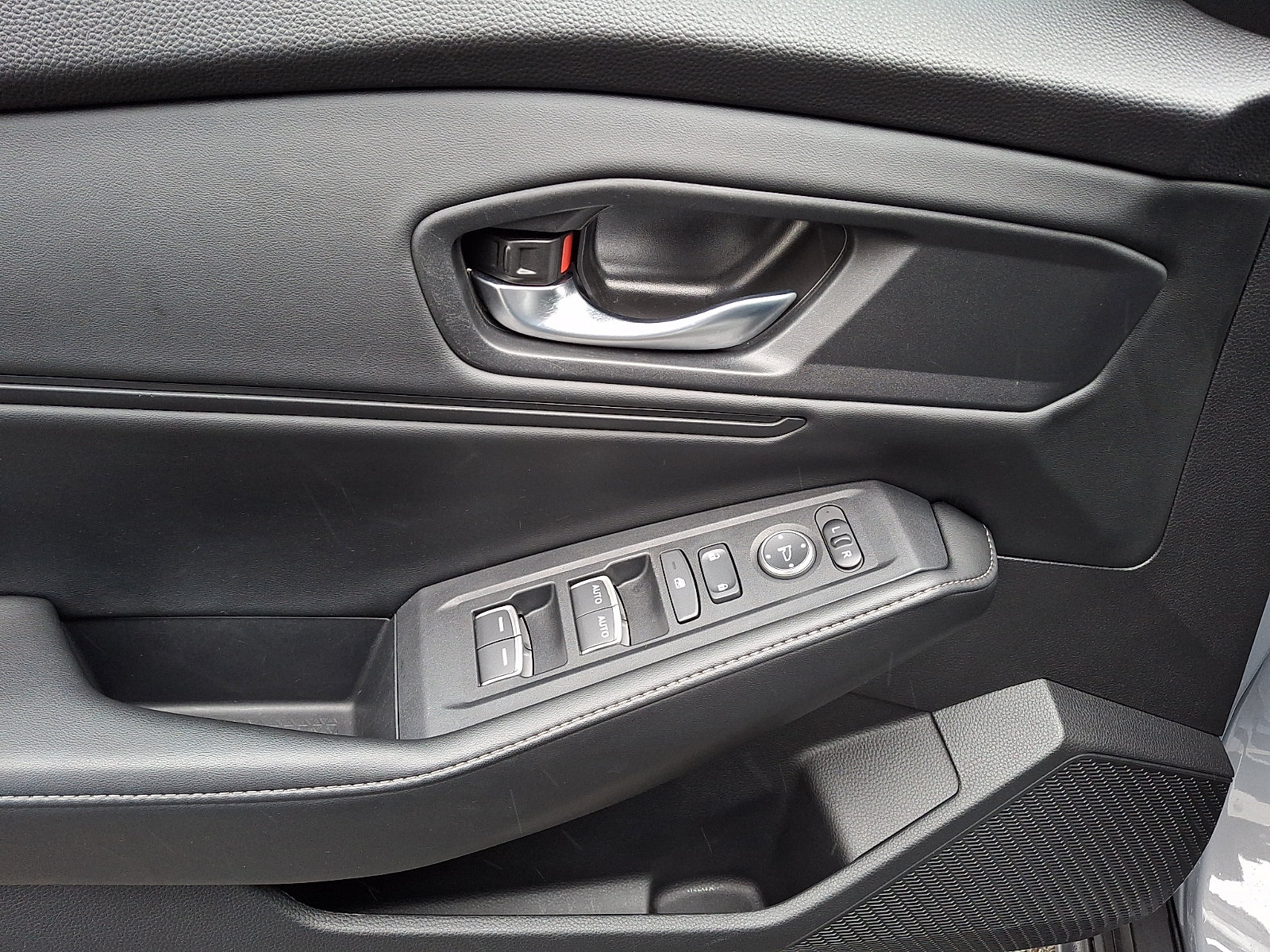 Used 2024 Honda Accord Sport image 12