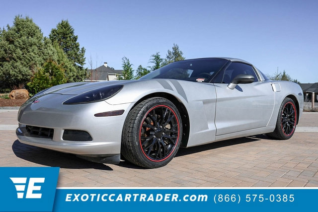 Used 2010 Chevrolet Corvette Coupe w/ 1LT image 1