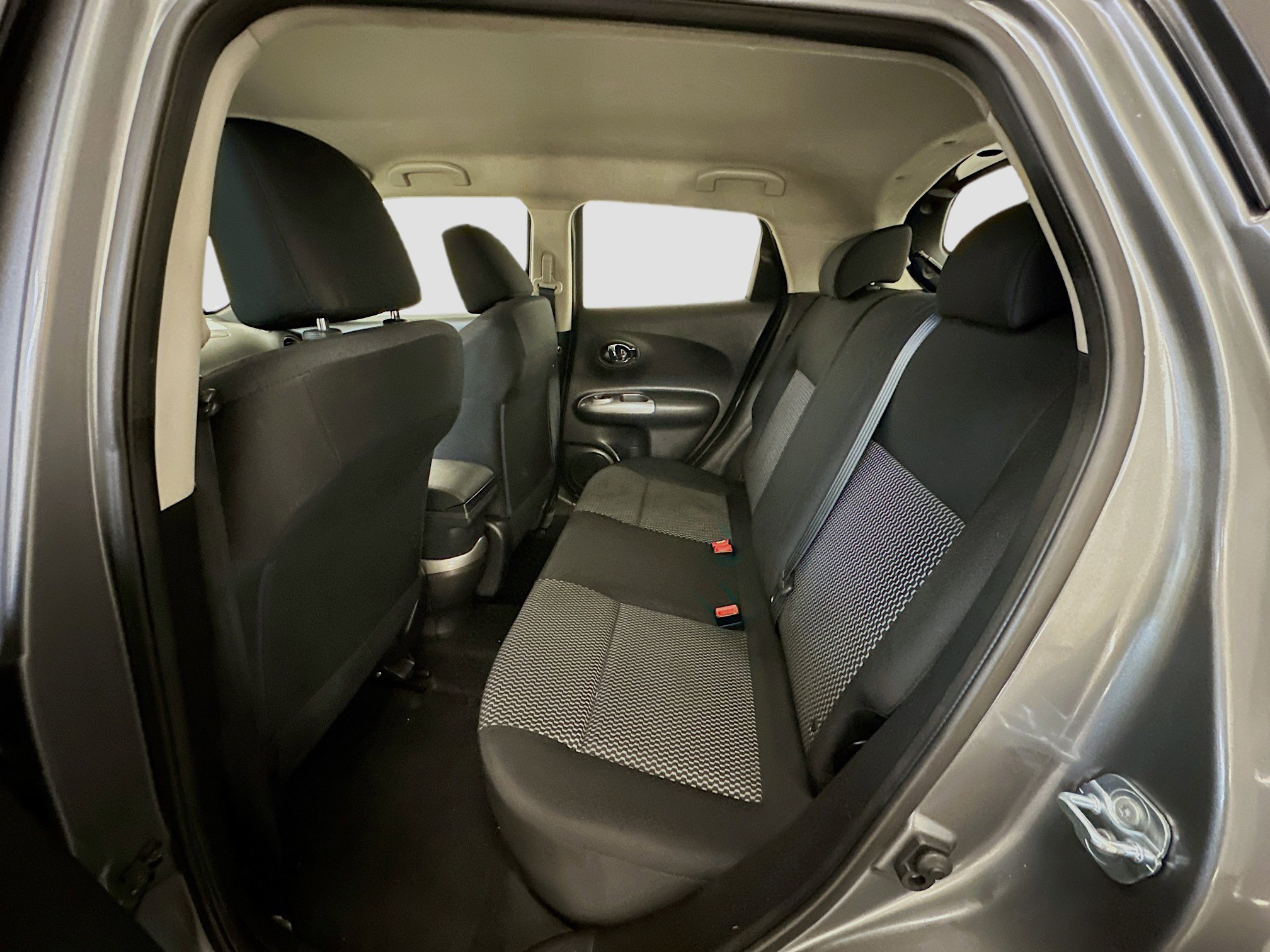 Used 2015 Nissan Juke S image 28