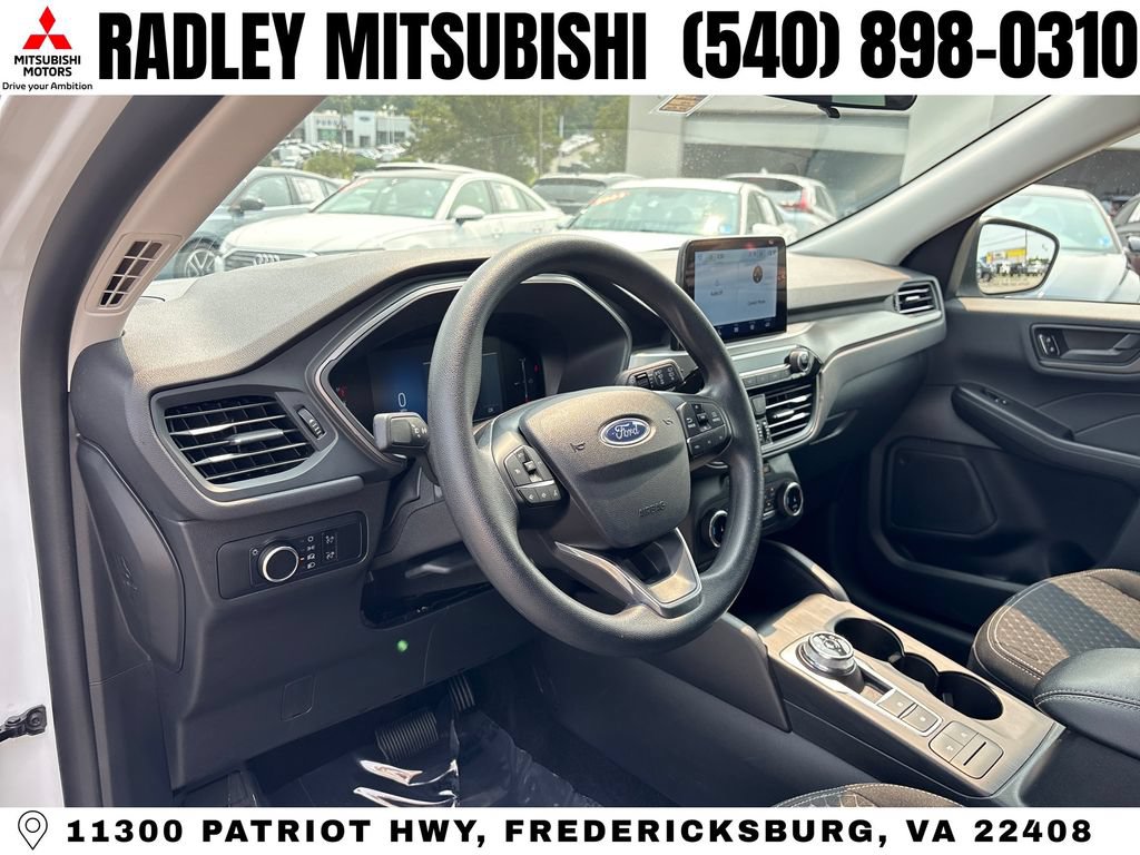 Used 2025 Ford Escape Active AWD/4WD image 4