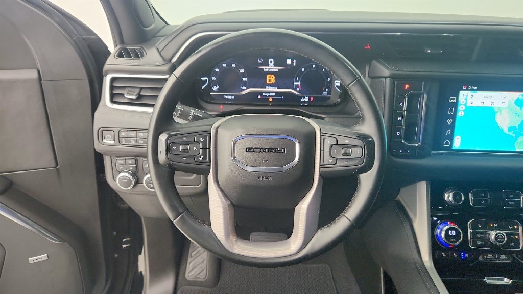 Used 2023 GMC Yukon Denali AWD/4WD image 18