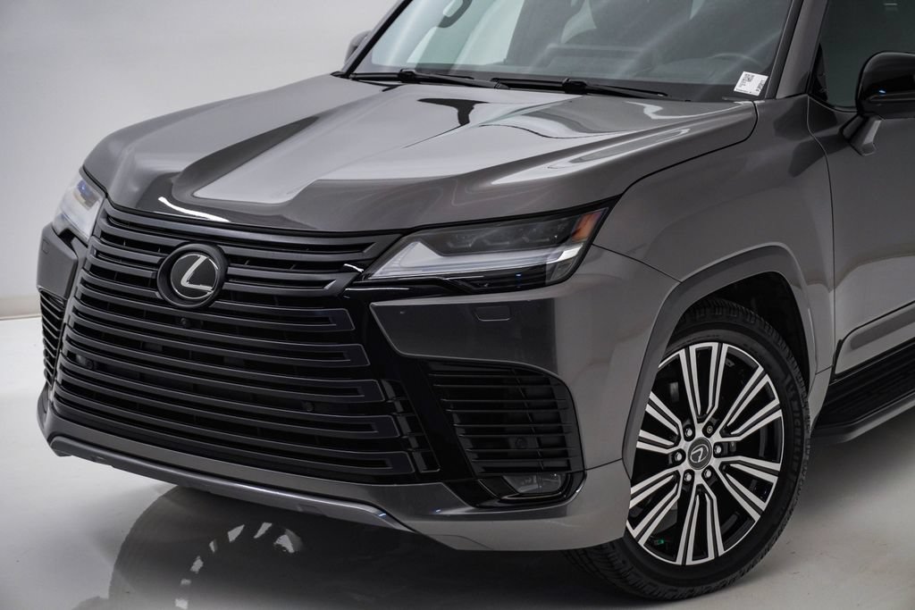 Used 2023 Lexus LX 600 4WD w/ Appearance Package image 4