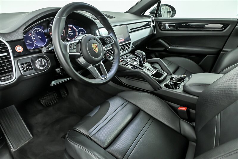 Used 2021 Porsche Cayenne Coupe AWD/4WD image 16