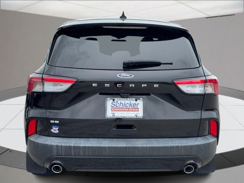 Used 2022 Ford Escape SE w/ SE Sport Appearance Package FWD image 4