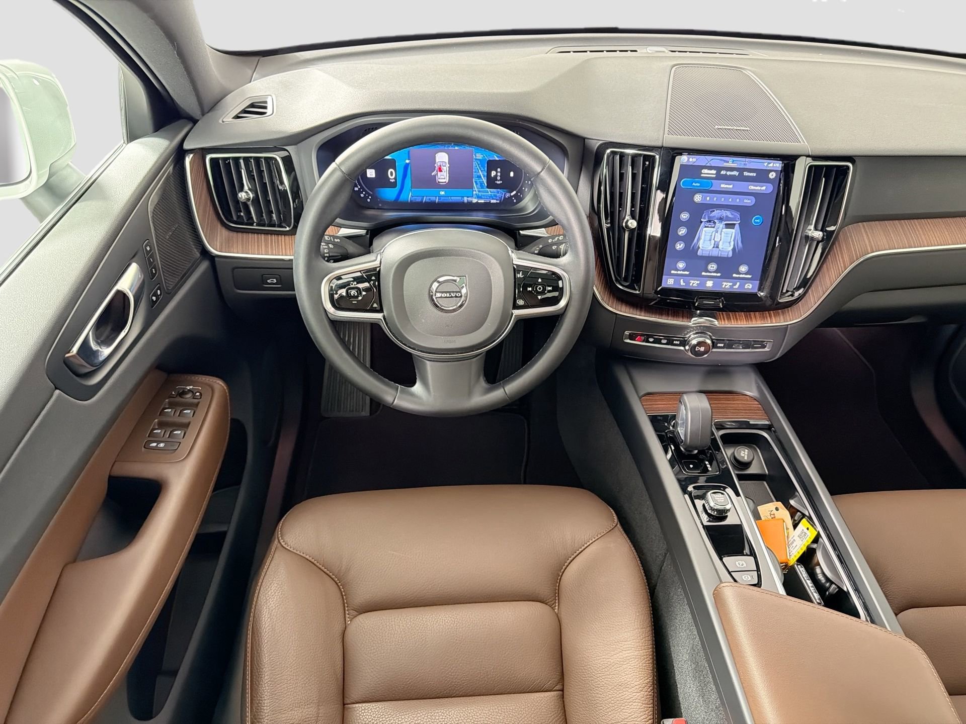 Certified 2023 Volvo XC60 B5 Plus w/ Protection Package Premier FWD image 24