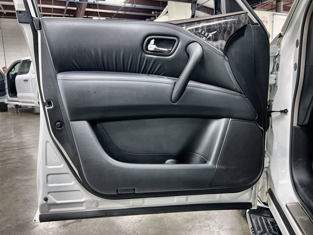 Used 2023 Nissan Armada Platinum w/ Captain's Chairs Package RWD image 16