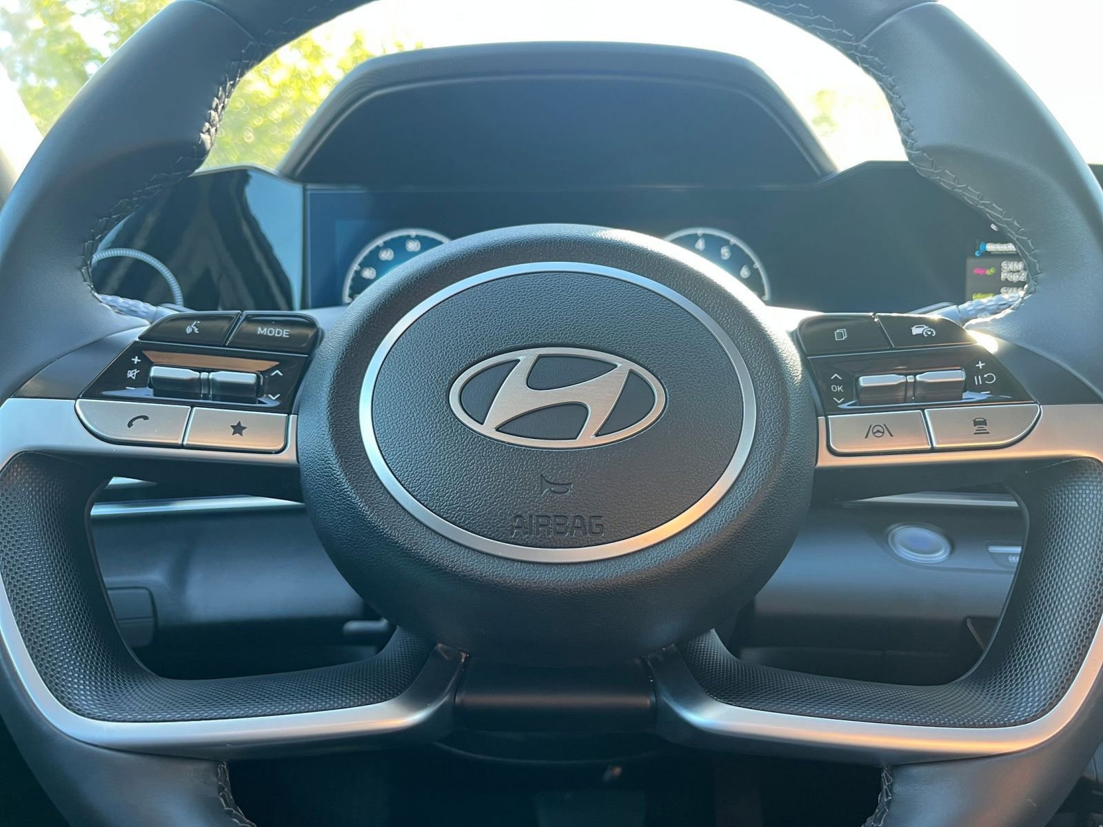 Used 2025 Hyundai Elantra SEL FWD image 29