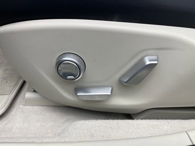 Used 2024 Lucid Air Touring image 11