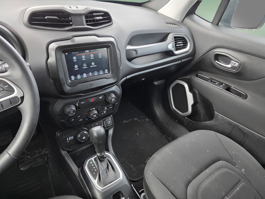 Used 2018 Jeep Renegade Latitude image 30