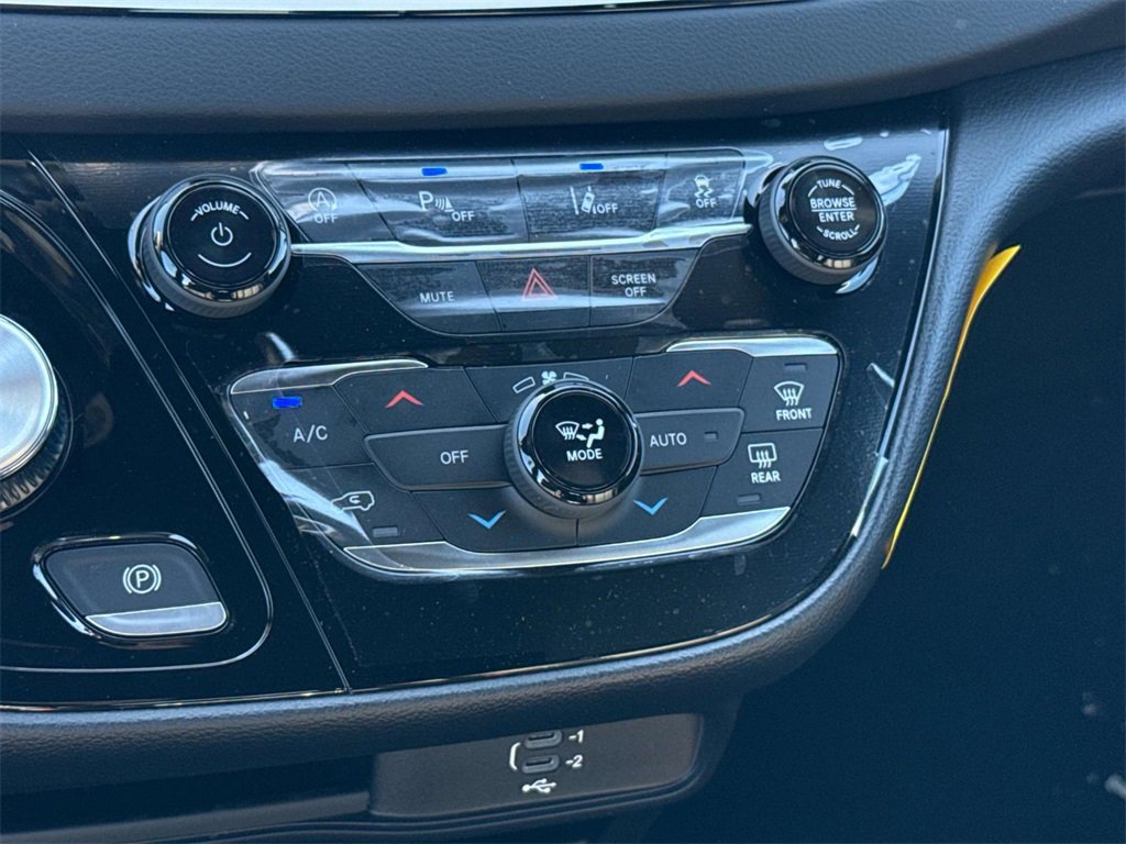 New 2026 Chrysler Voyager LX image 16