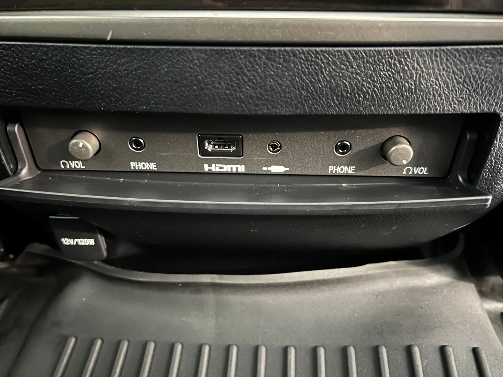 Used 2021 Lexus LX 570 4WD w/ Sport Package image 35