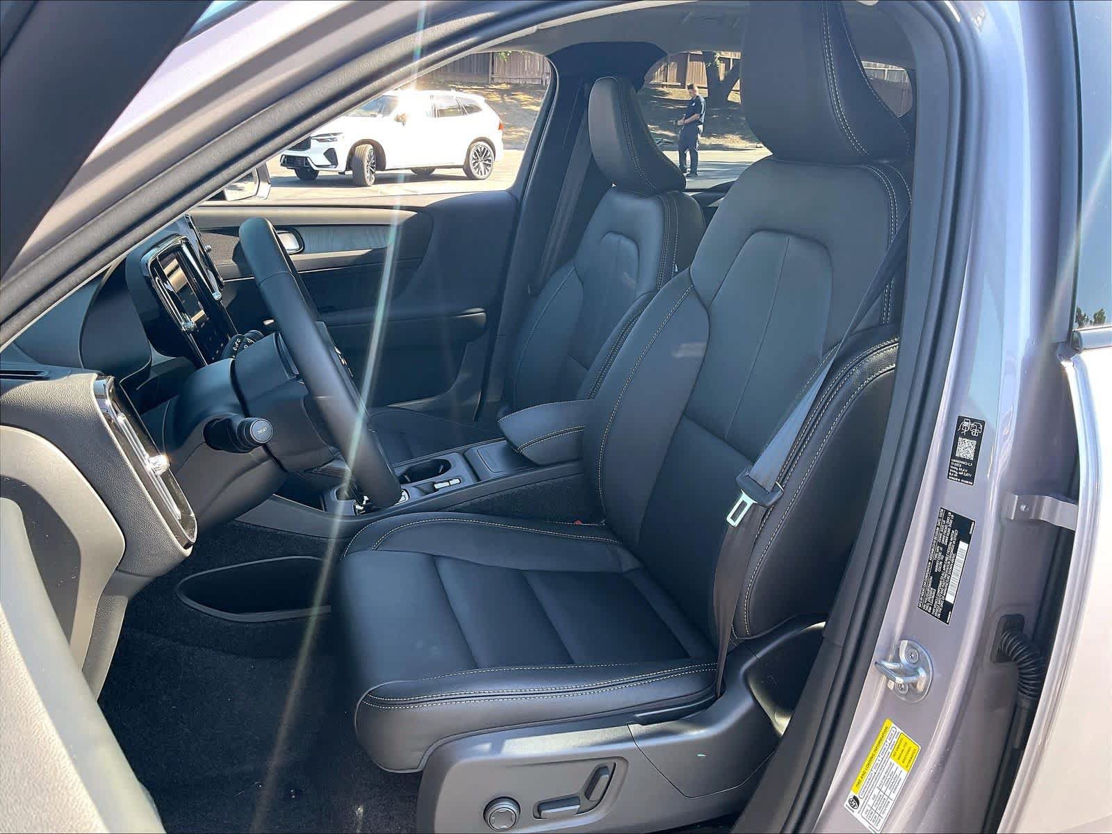 New 2026 Volvo XC40 B5 Core w/ Climate Package AWD/4WD image 11