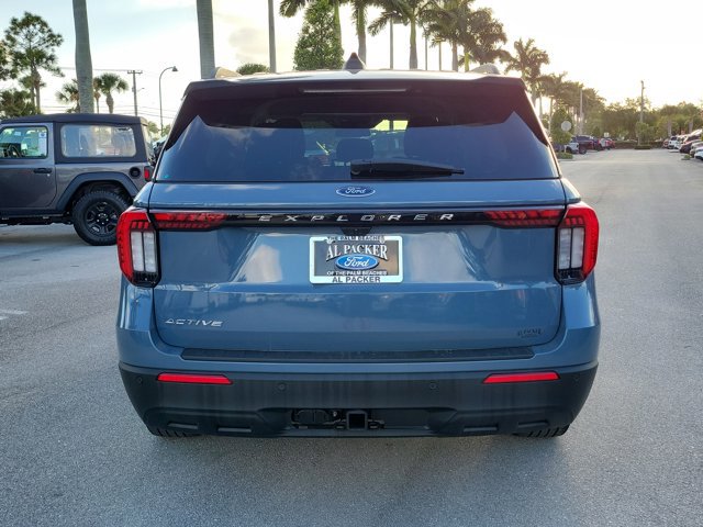 Certified 2025 Ford Explorer Active RWD image 7