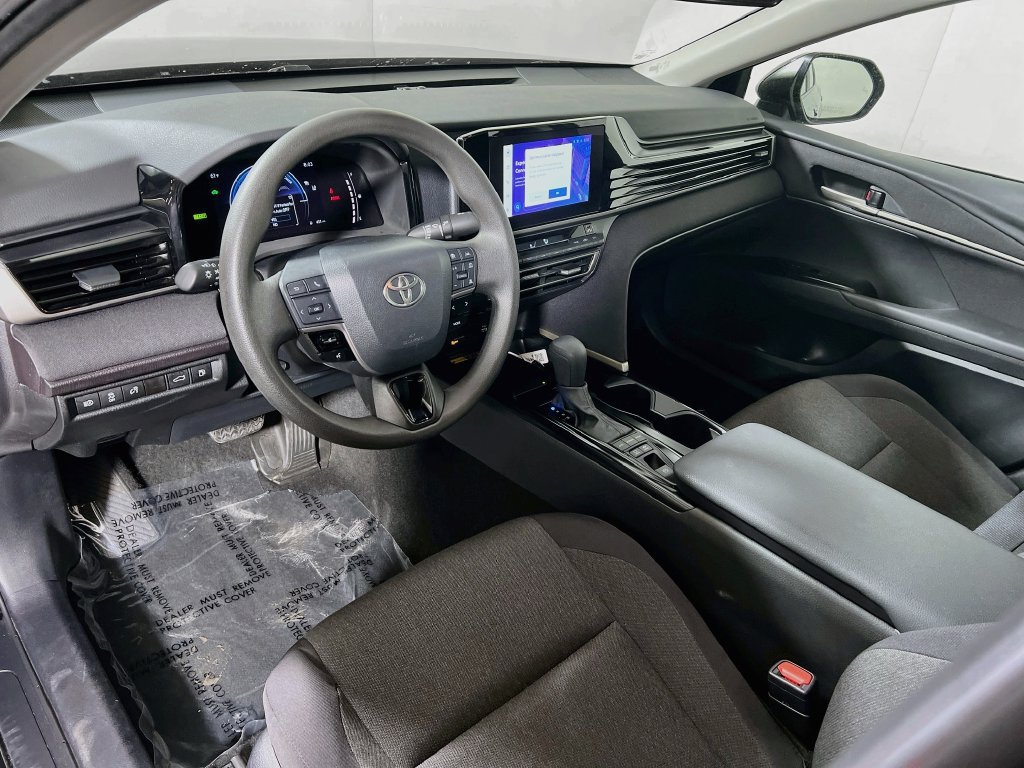 Used 2025 Toyota Camry LE FWD image 9