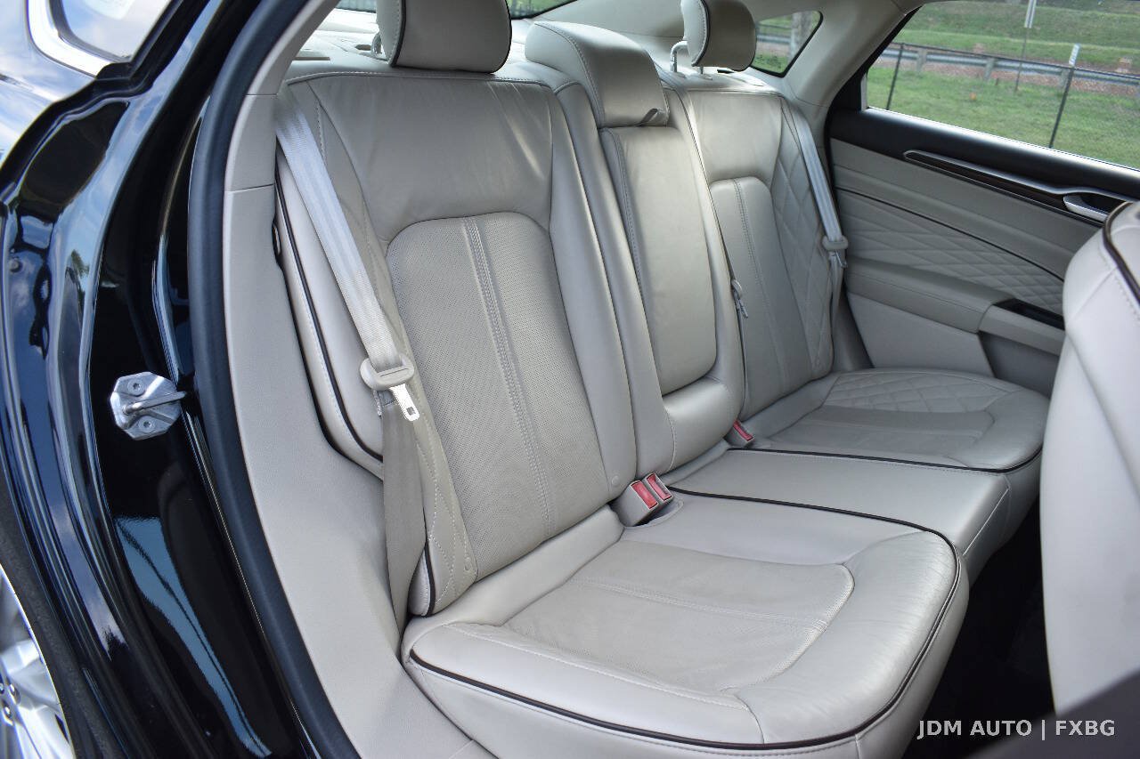 Used 2017 Ford Fusion Platinum FWD image 15