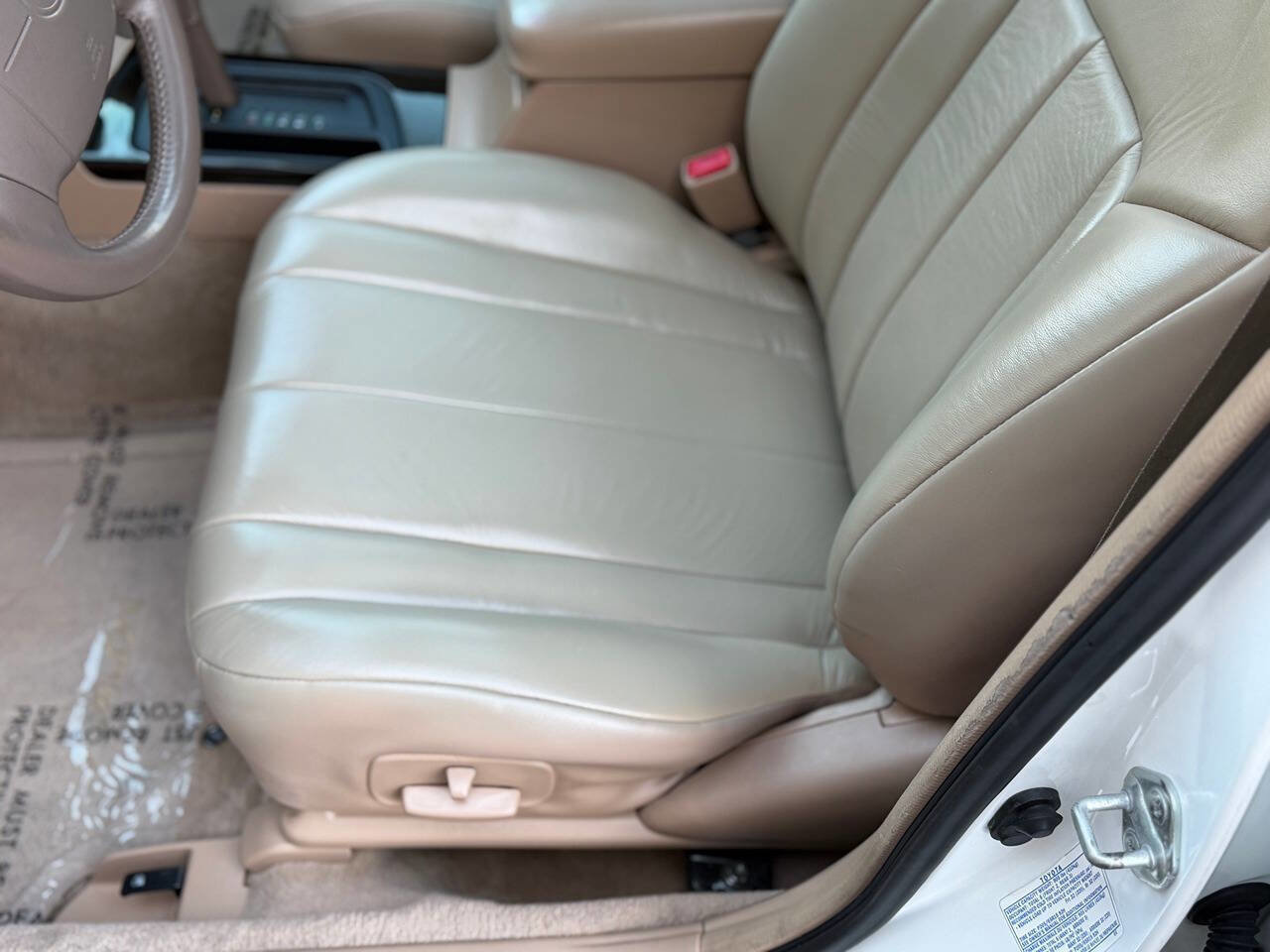 Used 1996 Toyota Avalon XLS image 10