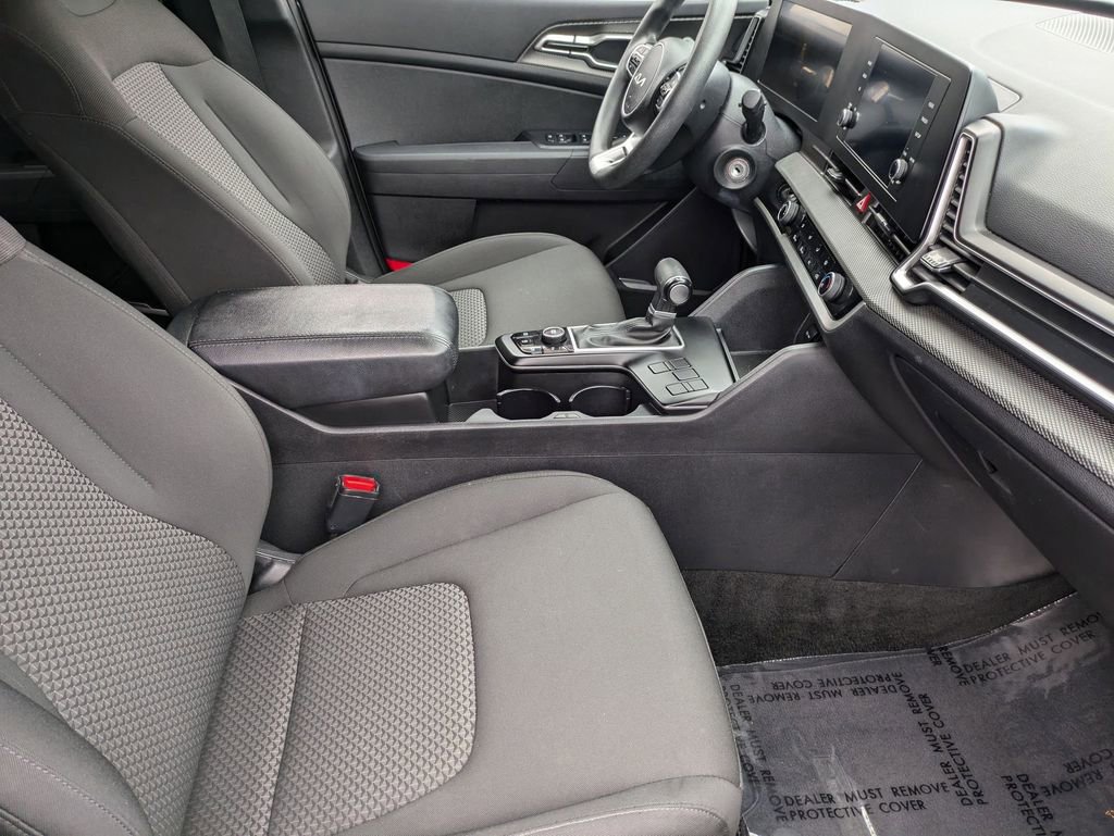 Used 2024 Kia Sportage LX image 30
