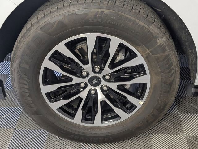 Used 2025 Ford Expedition Platinum AWD/4WD image 8