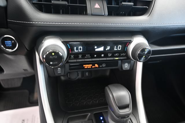 Used 2022 Toyota RAV4 XLE AWD/4WD image 18