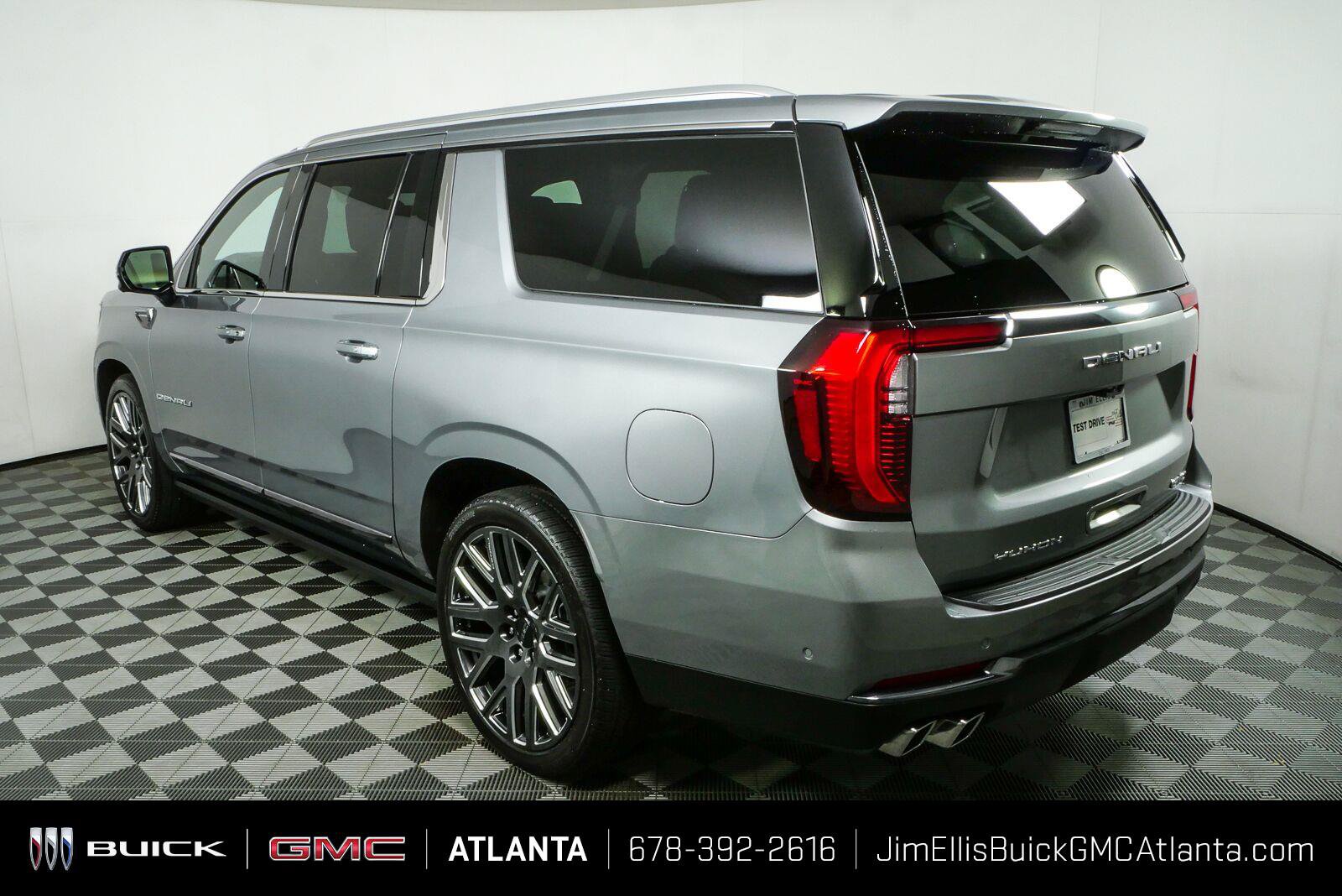 Used 2025 GMC Yukon XL Denali Ultimate w/ LPO, Floor Liner Package AWD/4WD image 31