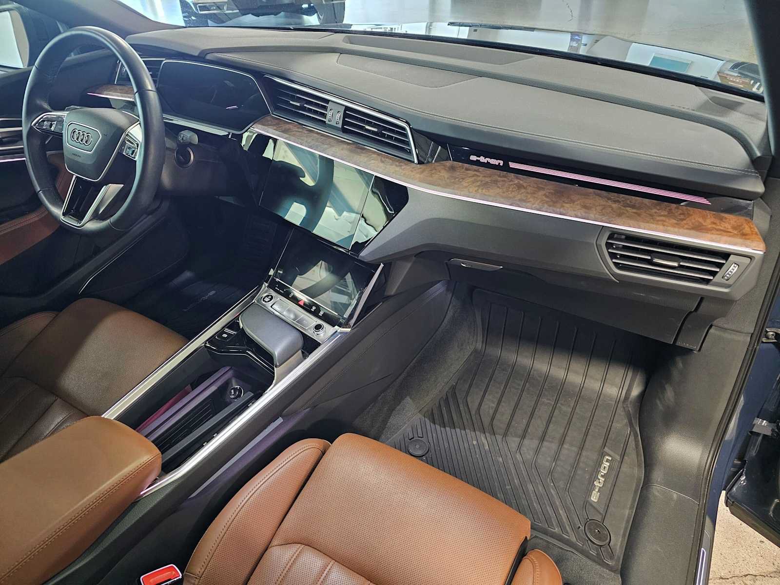 Used 2023 Audi e-tron Prestige w/ Prestige Package AWD/4WD image 8