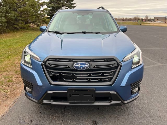 Used 2023 Subaru Forester Premium image 4