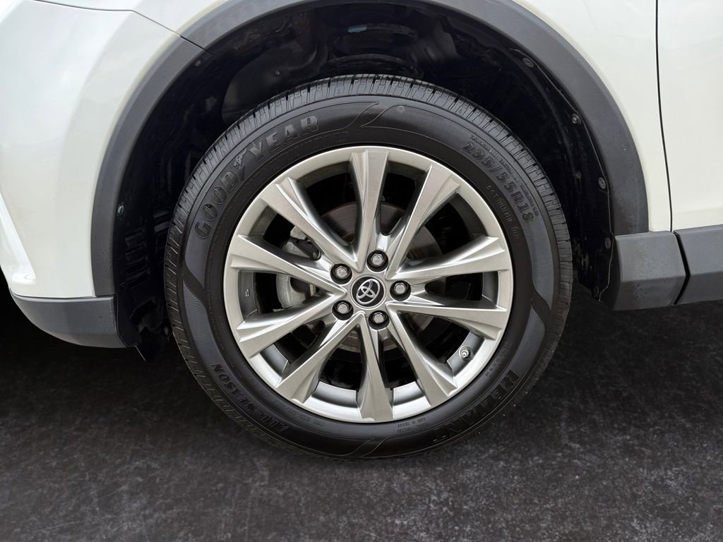 Used 2017 Toyota RAV4 Limited image 9
