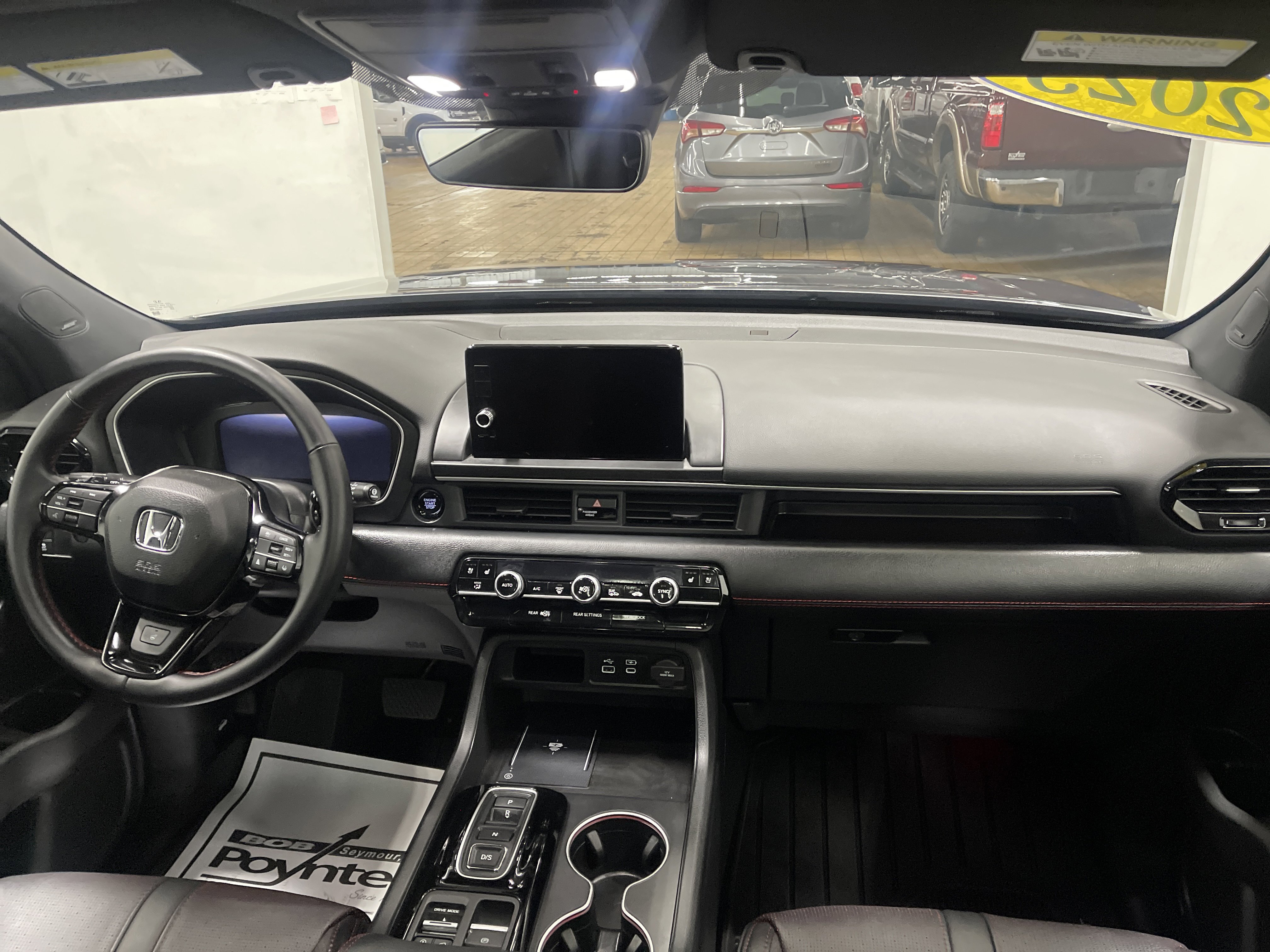 Used 2025 Honda Pilot Black Edition image 23