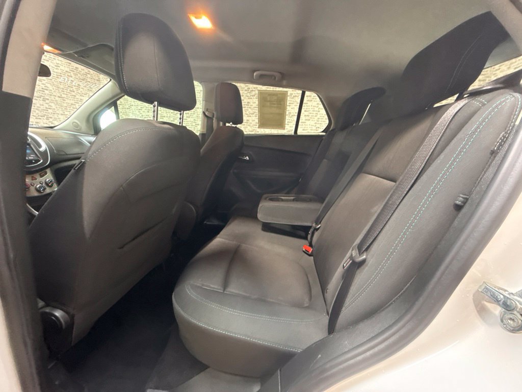 Used 2016 Chevrolet Trax LT AWD/4WD image 17