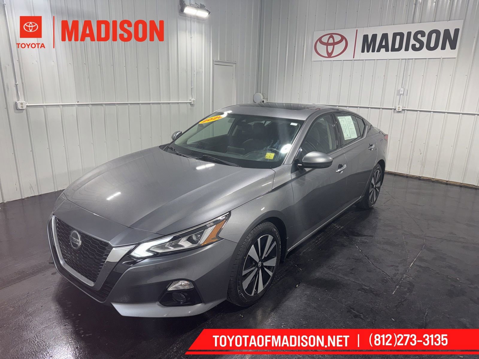 Used 2020 Nissan Altima 2.5 SV image 1