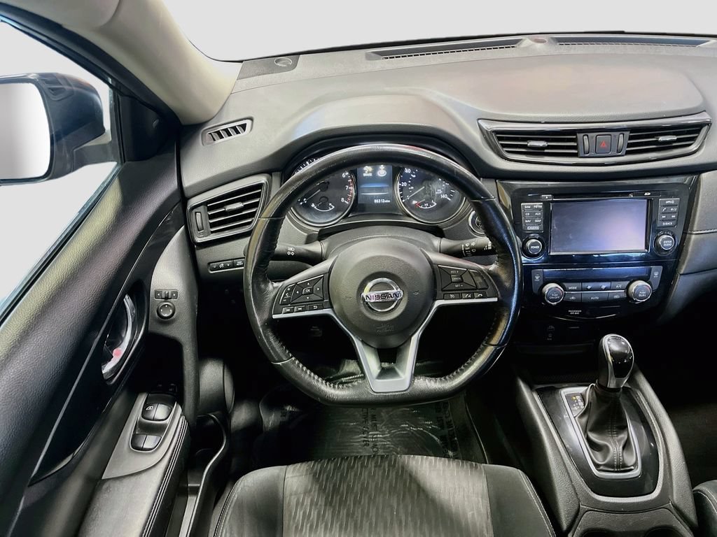 Used 2017 Nissan Rogue SV w/ SV Premium Package FWD image 23
