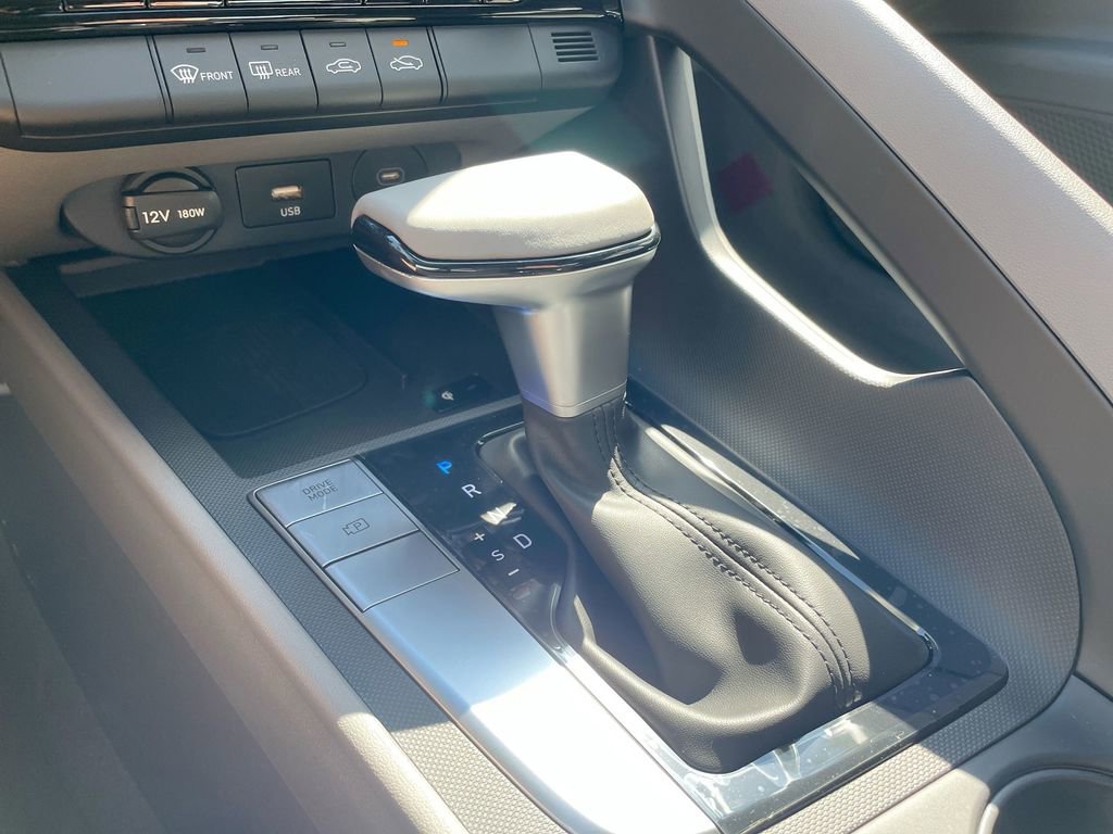 Used 2025 Hyundai Elantra Sport image 45