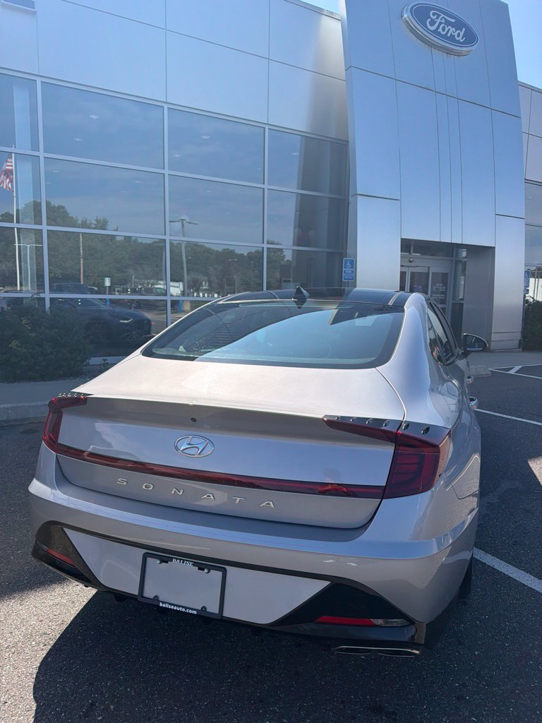 Used 2023 Hyundai Sonata SEL w/ Convenience Package FWD image 6