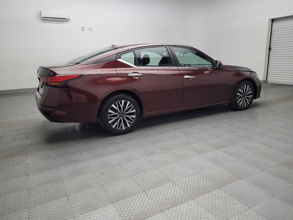 Used 2023 Nissan Altima 2.5 SV image 10