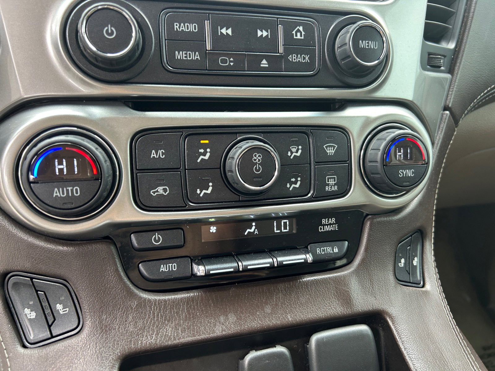 Used 2015 Chevrolet Tahoe LT w/ Luxury Package RWD image 8