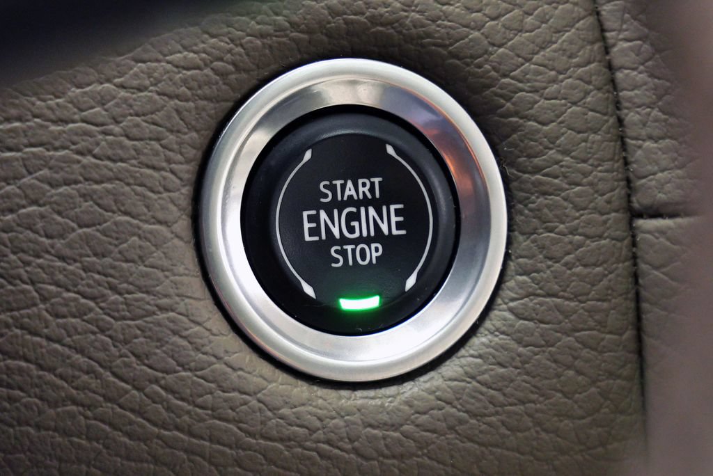 Used 2023 GMC Yukon XL Denali AWD/4WD image 28