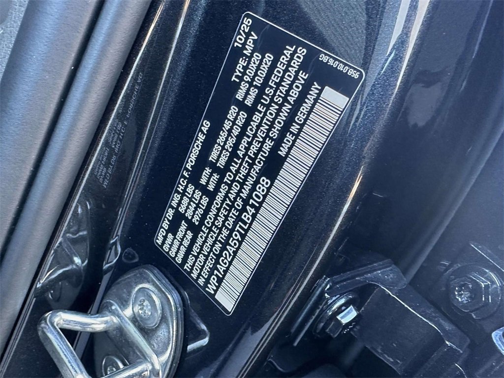 New 2026 Porsche Macan S image 7