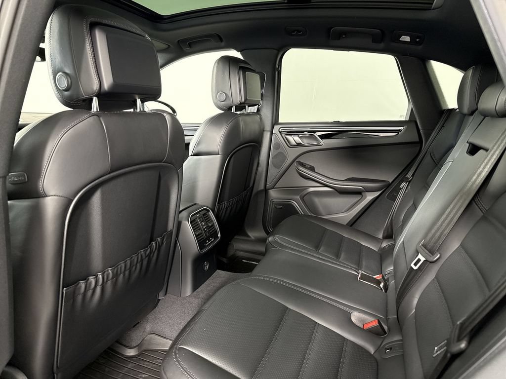 New 2026 Porsche Macan AWD/4WD image 25