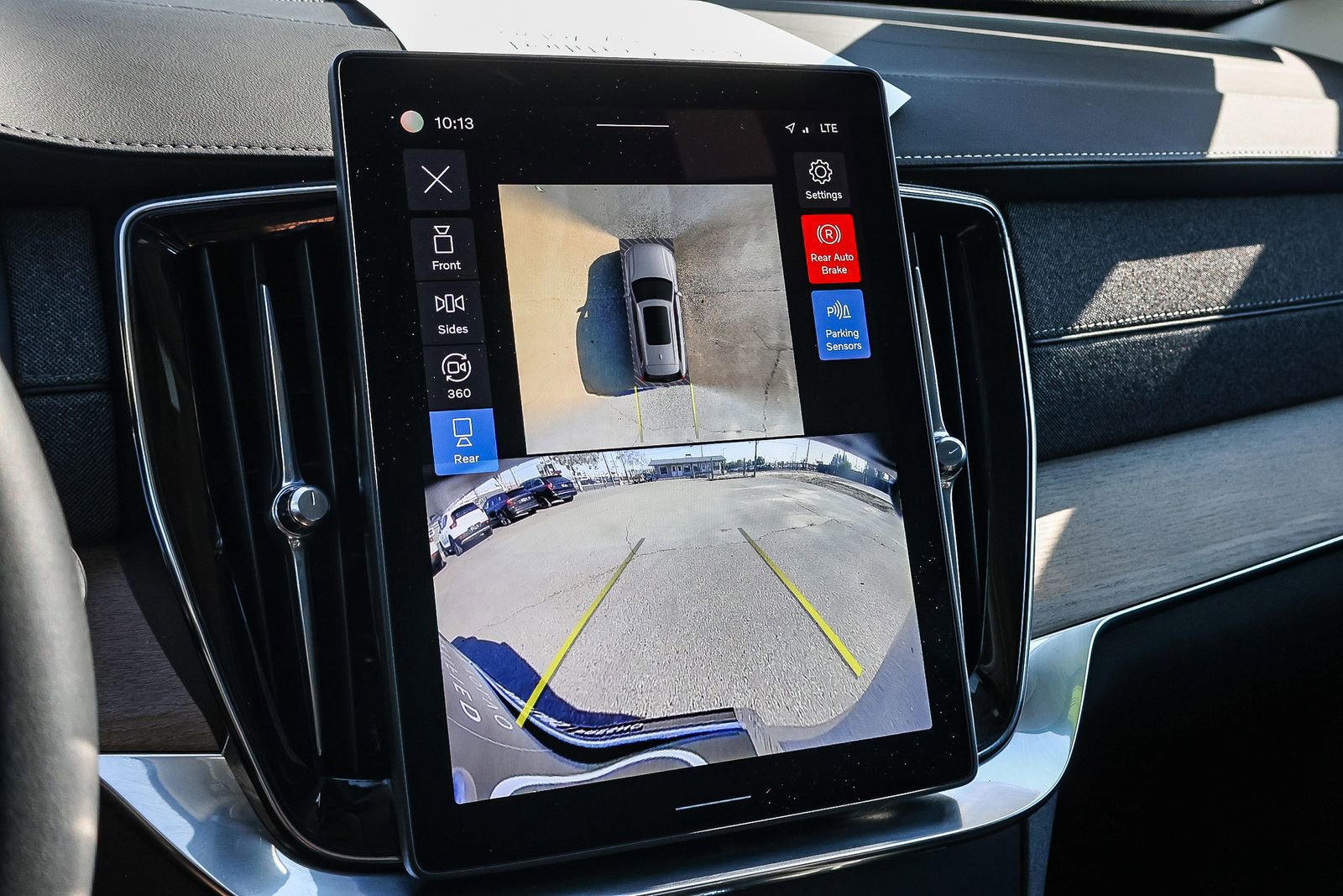 Used 2025 Volvo XC90 B6 Plus w/ Protection Package Premier image 39