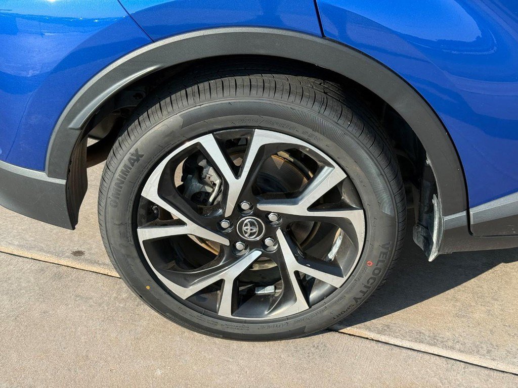 Certified 2019 Toyota C-HR XLE FWD image 6