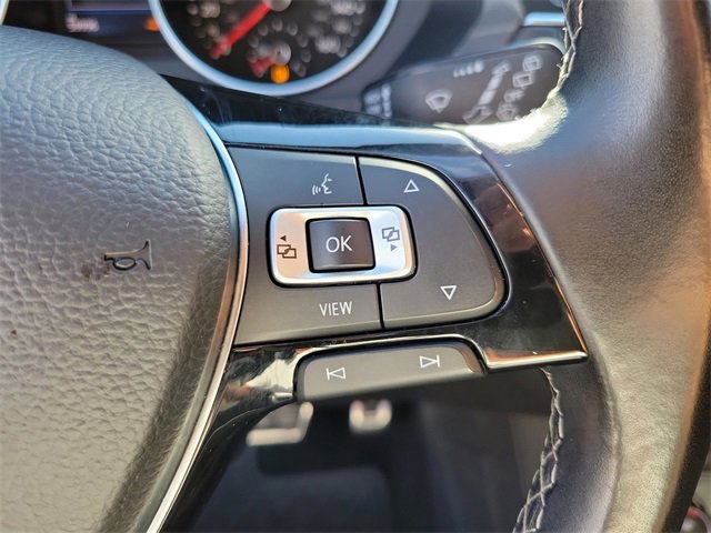 Used 2020 Volkswagen Tiguan SE R-Line image 11