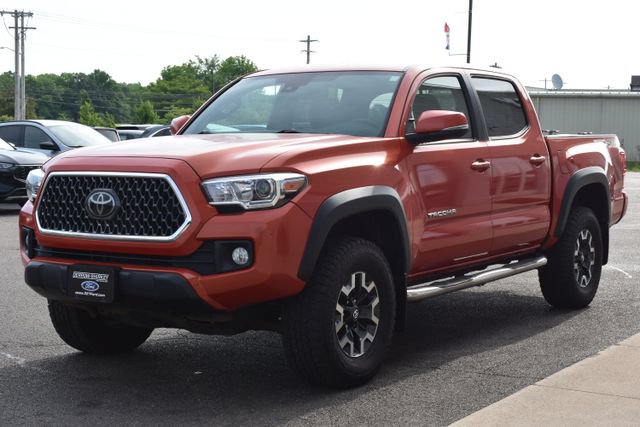 Used 2018 Toyota Tacoma TRD Off-Road w/ Technology Package AWD/4WD image 12