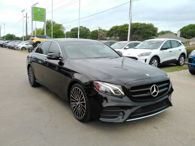 Used 2017 Mercedes-Benz E 300 4MATIC image 4