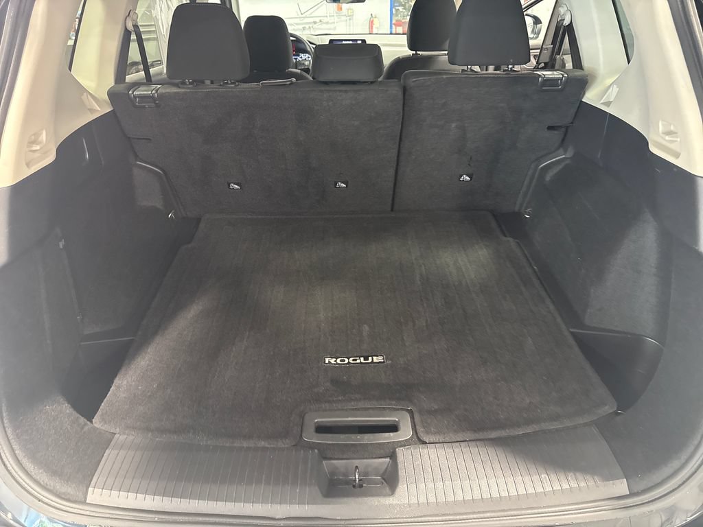 Used 2024 Nissan Rogue SV AWD/4WD image 38